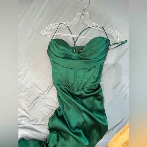 Cinderella satin party dress - Picture 5 of 8